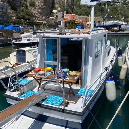 Botel Aloha Jak's Boat Alassio