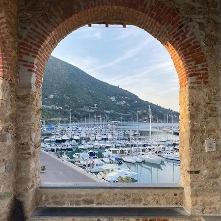 Aloha Jak's Boat Alassio